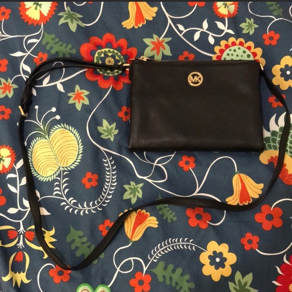 Michael Kors purse - Picture 1 of 6